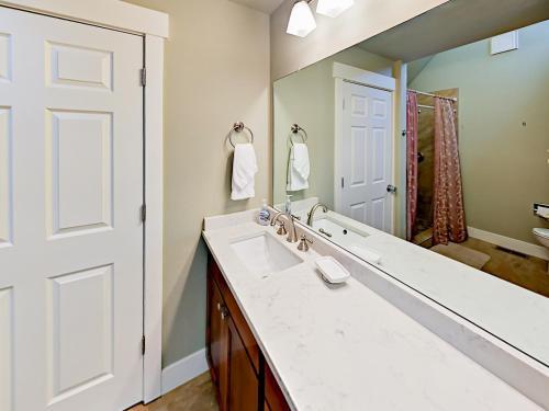 2148 Apache Trail Townhouse #11