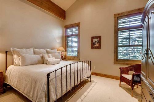 Red Pine Residence
