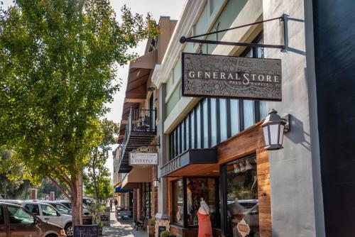 Paso Park Suite 201
