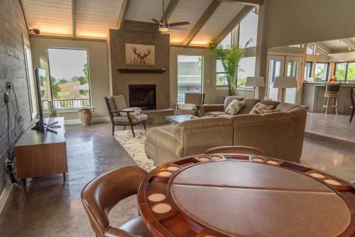 Deer Mountain Retreat