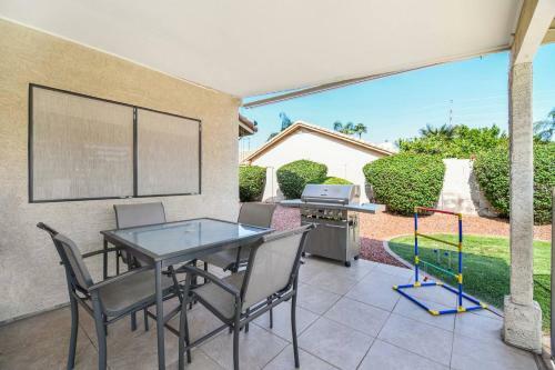 Scottsdale Luxury Vacation Home With Pool Sleeps 14