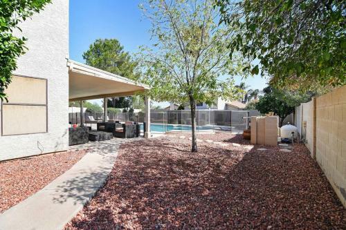 Scottsdale Luxury Vacation Home With Pool Sleeps 14