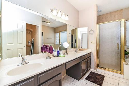 Scottsdale Luxury Vacation Home With Pool Sleeps 14