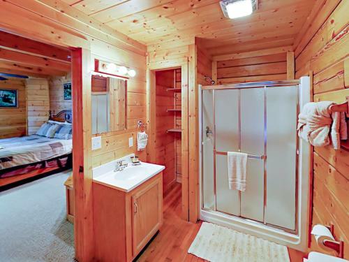 1304 Pine Trail Cabin