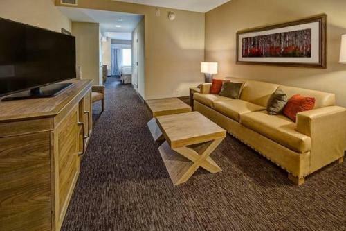 Hotel Black Fox Lodge Pigeon Forge, Tapestry Collection By Hilton