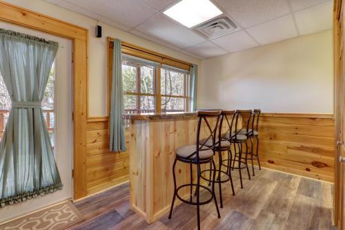 Peaceful Setting Cabin