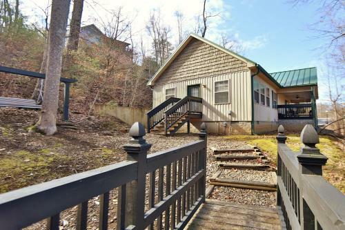 Cedar Falls (#8) - Three Bedroom