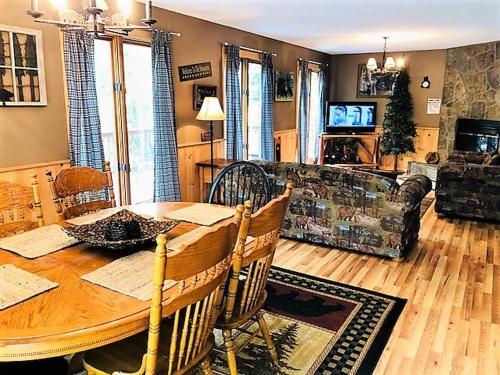 Wandering Bear Lodge Chalet