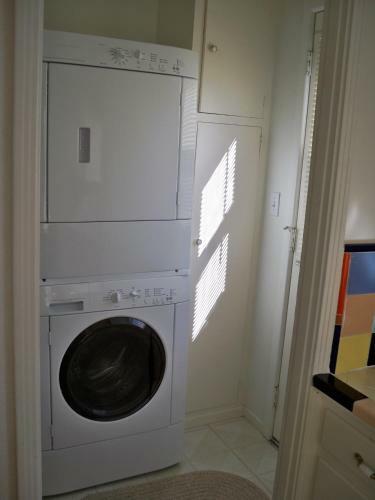 340 Hollister Two-bedroom Holiday Home