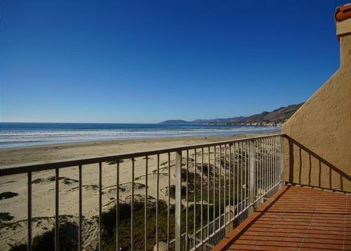 Pismo Shores Three-bedroom Apartment #133