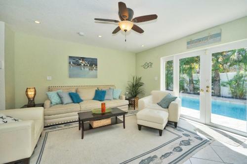 Affinity Robbins -five Bedroom Home
