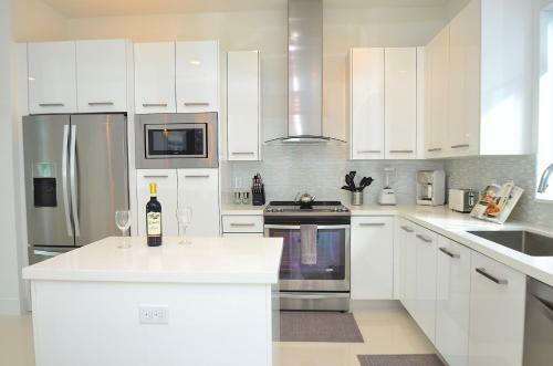14th & Ocean Villa 79
