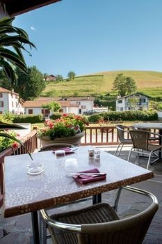 Hotel Ur Hegian