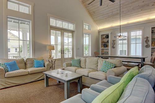 Cinnamon Shore- Suits Us 231 Be