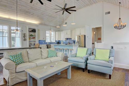Cinnamon Shore- Suits Us 231 Be