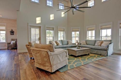 Cinnamon Shore- Seaside Dream 157 Se