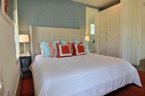 Cinnamon Shore- La Ola 261 Be