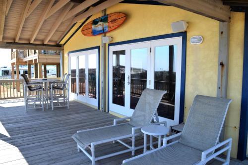 3306 On The Beach Home