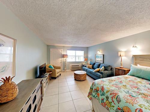 Apartamento 111 Sea Breeze - One Bedroom Condo