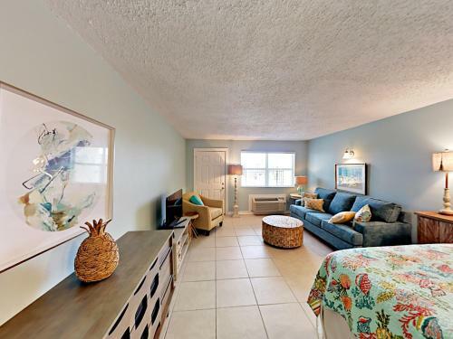 Apartamento 111 Sea Breeze - One Bedroom Condo