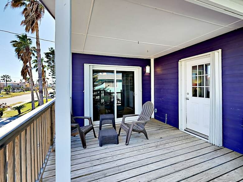 The Purple House - Four Bedroom Home