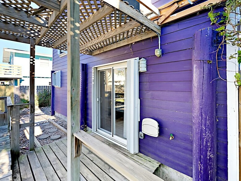 The Purple House - Four Bedroom Home