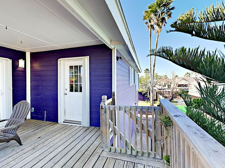 The Purple House - Four Bedroom Home