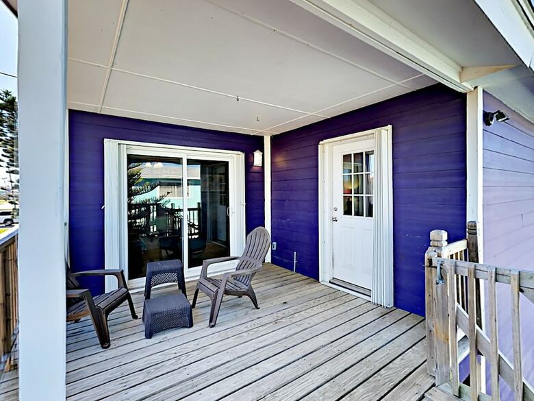 The Purple House - Four Bedroom Home