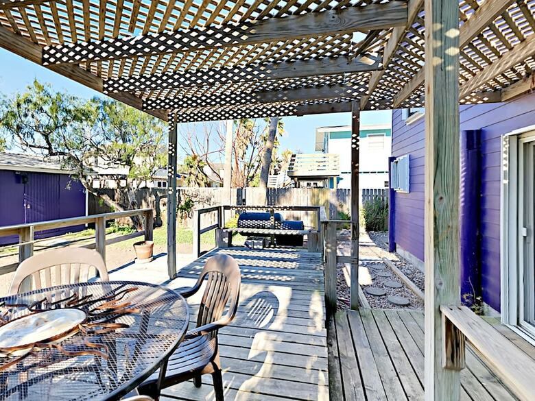 The Purple House - Four Bedroom Home