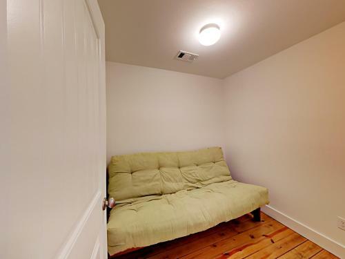 The Commons 402 - Three Bedroom Townhome