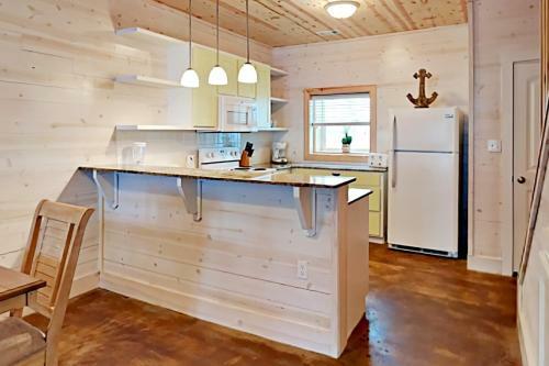 The Commons 402 - Three Bedroom Townhome