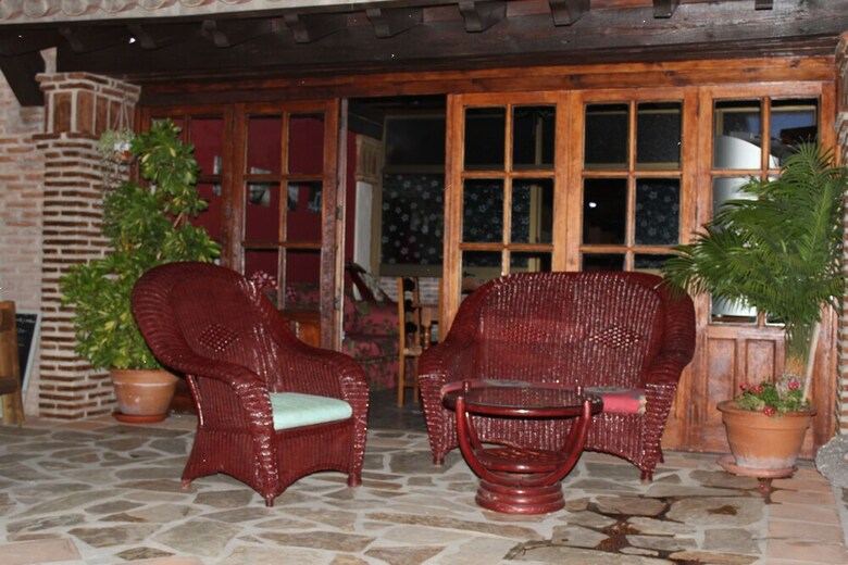 Hotel Los Jarales