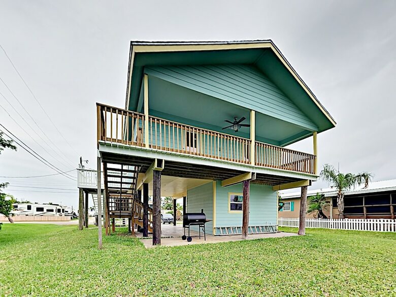 Deckhouse - Two Bedroom Home