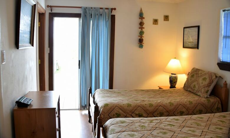Deckhouse - Two Bedroom Home