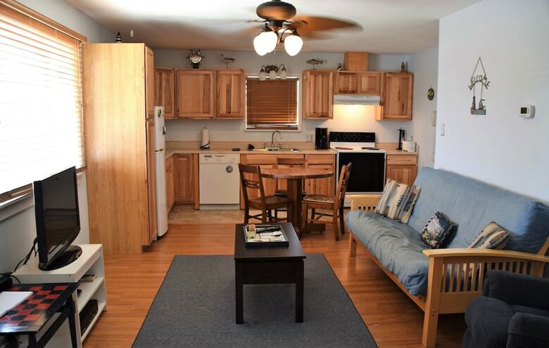 Deckhouse - Two Bedroom Home