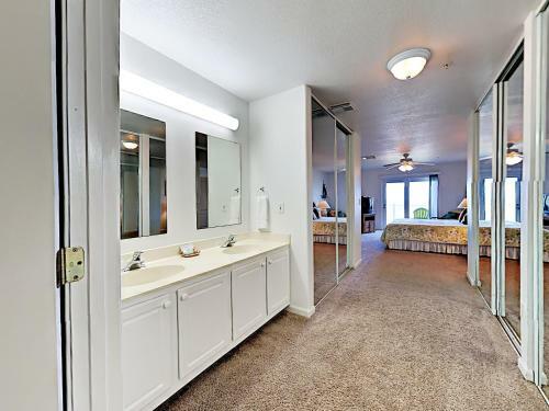 Apartamento 2001 Grand Caribbean - Three Bedroom Condo