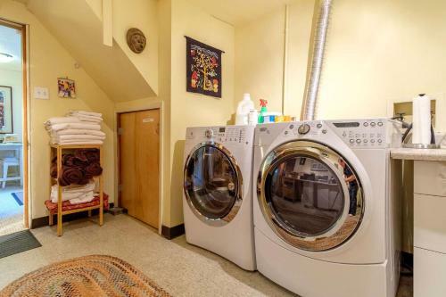 Hostal Everett Street Vacation Rentals