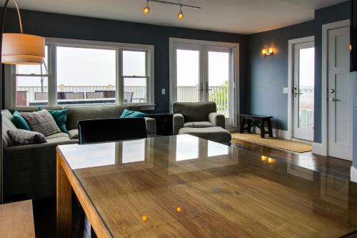 The Waterfront Penthouse