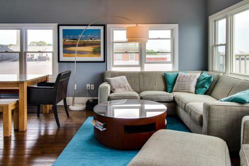 The Waterfront Penthouse