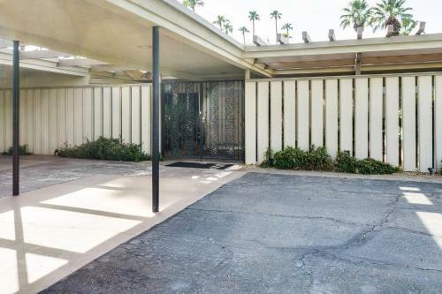 Time Capsule Rental