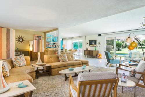 Time Capsule Rental
