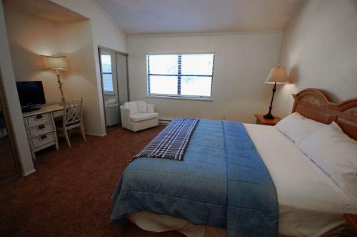 Claim Jumper Condo #7