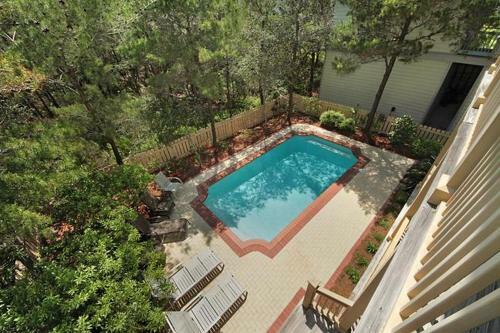 Pool's Paradise