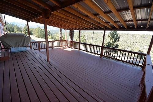 M Top Ranch - Three Bedroom Cabin