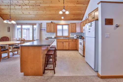 Maple - Elbert's Cottage
