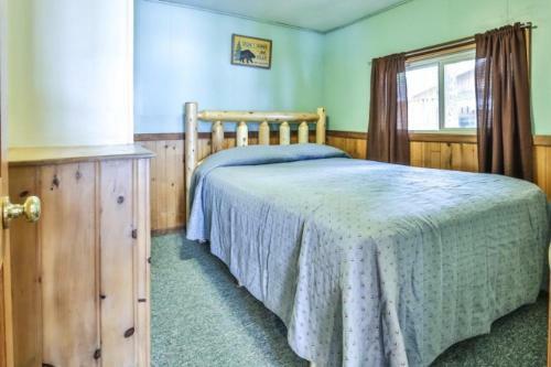 Cottage 2 - Hiller's Pine Haven
