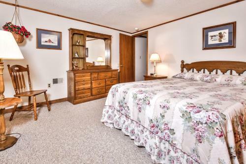 Deerpath - Elbert's - Hiller Vacation Homes