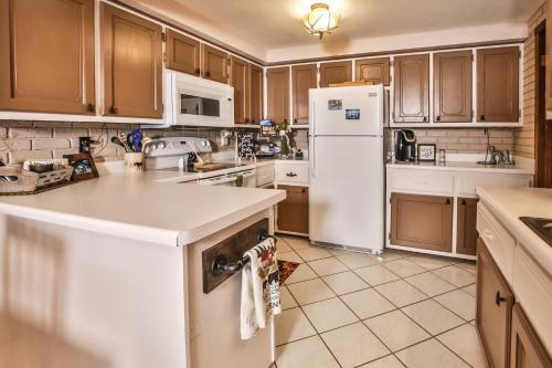 East Bay Hideaway-hiller Vacation Homes Home