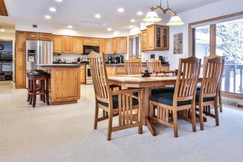 Whitewoods Cove - Hiller Vacation Homes Home