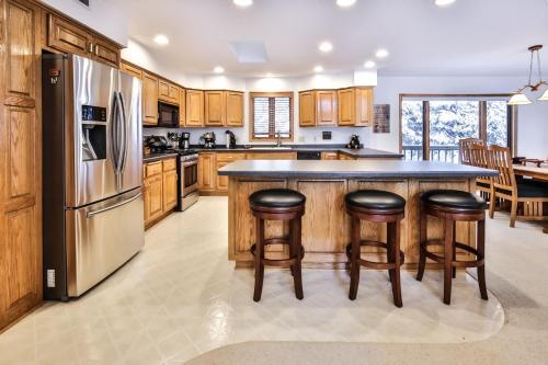 Whitewoods Cove - Hiller Vacation Homes Home